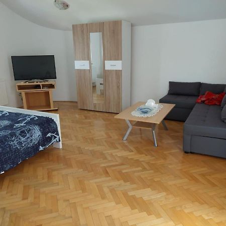 Apartments "Jope I Toni" Biograd Na Moru Buitenkant foto