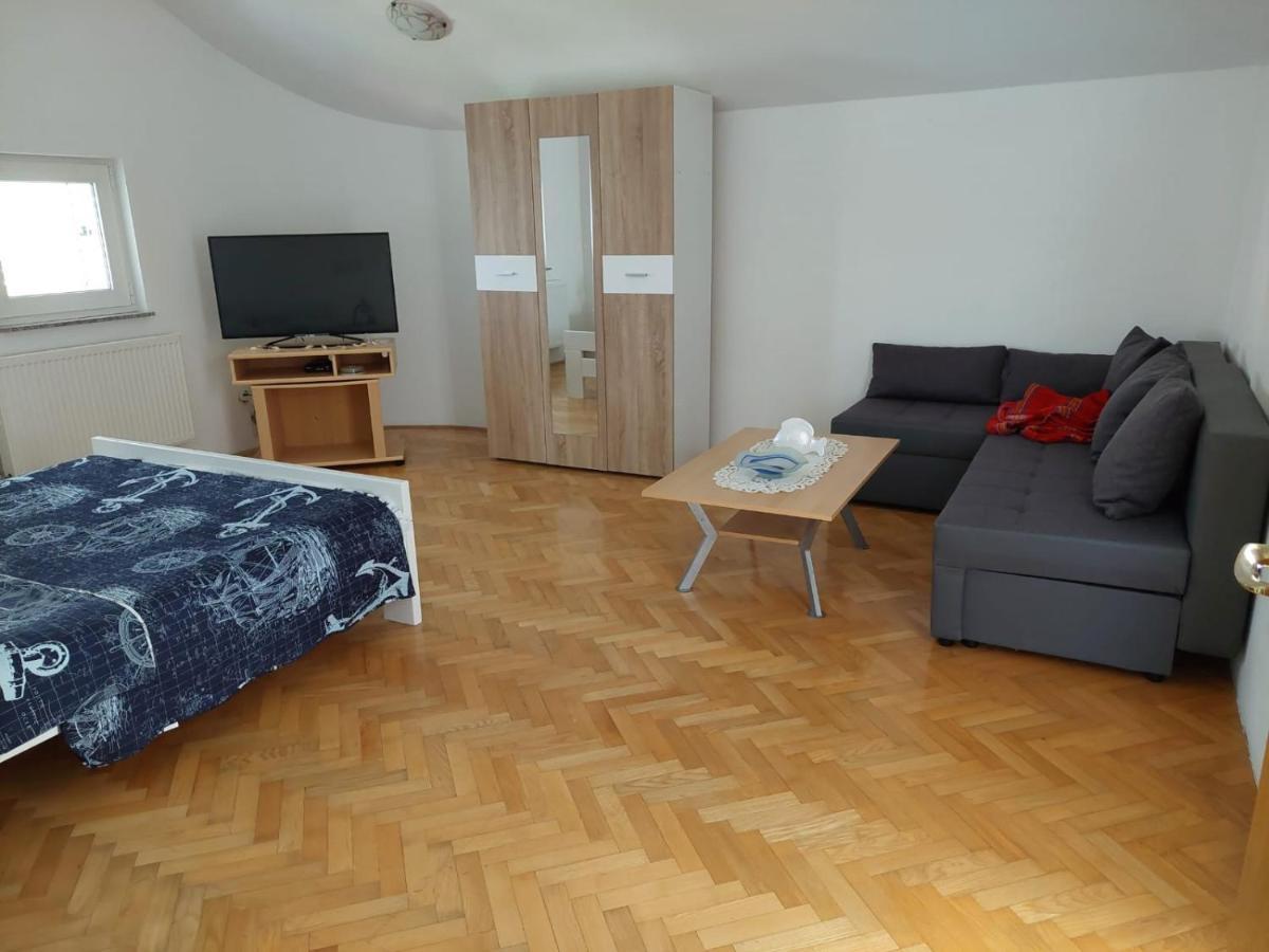 Apartments "Jope I Toni" Biograd Na Moru Buitenkant foto
