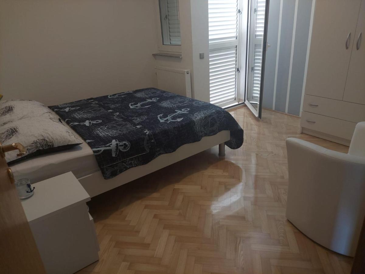 Apartments "Jope I Toni" Biograd Na Moru Buitenkant foto